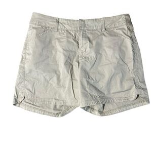 EE Just Below The Waist Khaki Shorts Beige Casual Spring Summer Size M Comfy